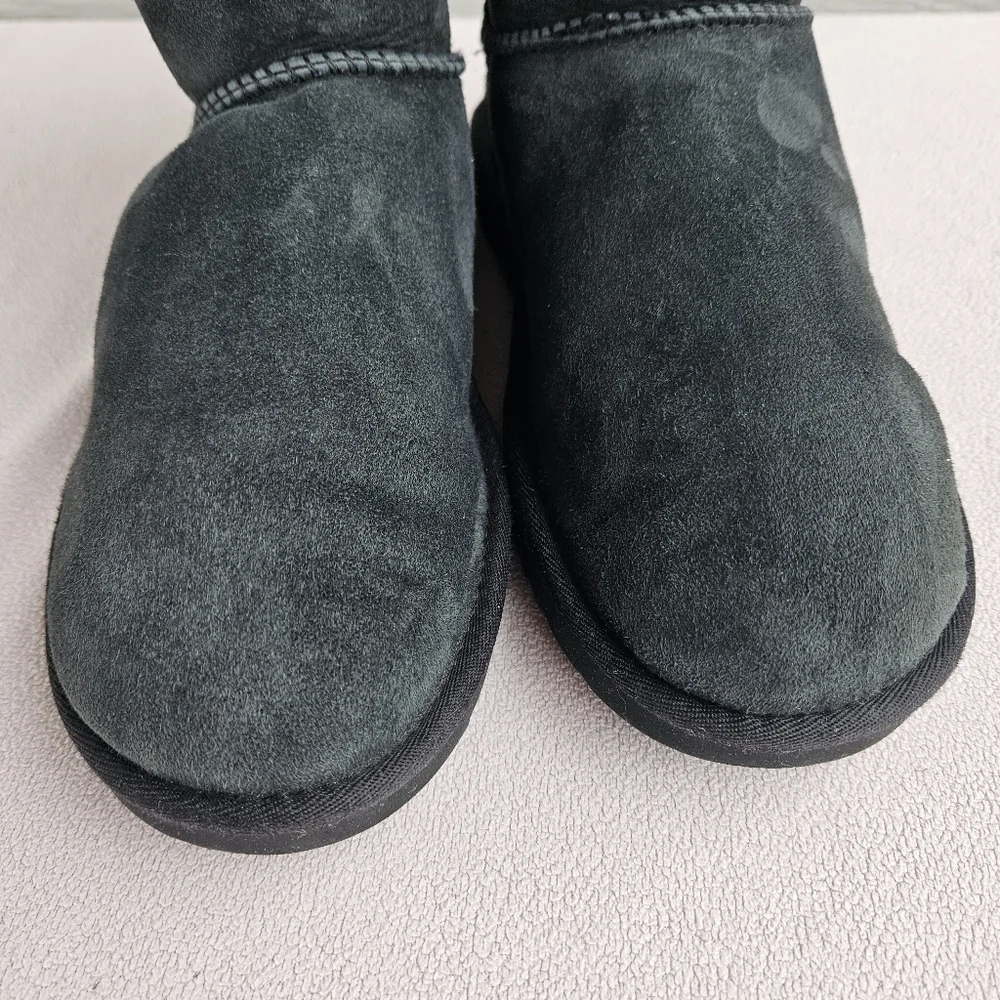 UGG Bailey Bow II Black Suede Sheepskin Winter Boot Women SZ 9 Pull On